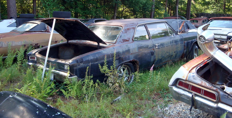 VINTAGE CHEVY AUTO PARTS YARD,VINTAGE CHEVY CAR PARTS JUNKYARD